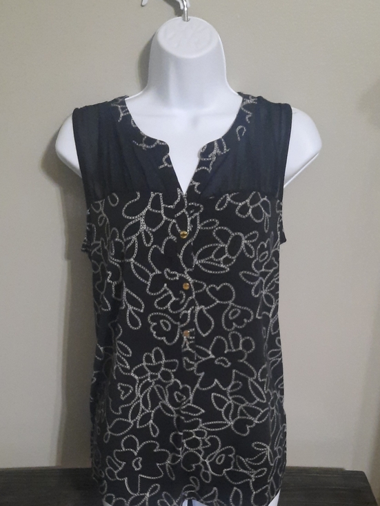 Ellen Tracy Tops - Ellen Tracy Black Sleeveless Button-Front Floral Outline Top